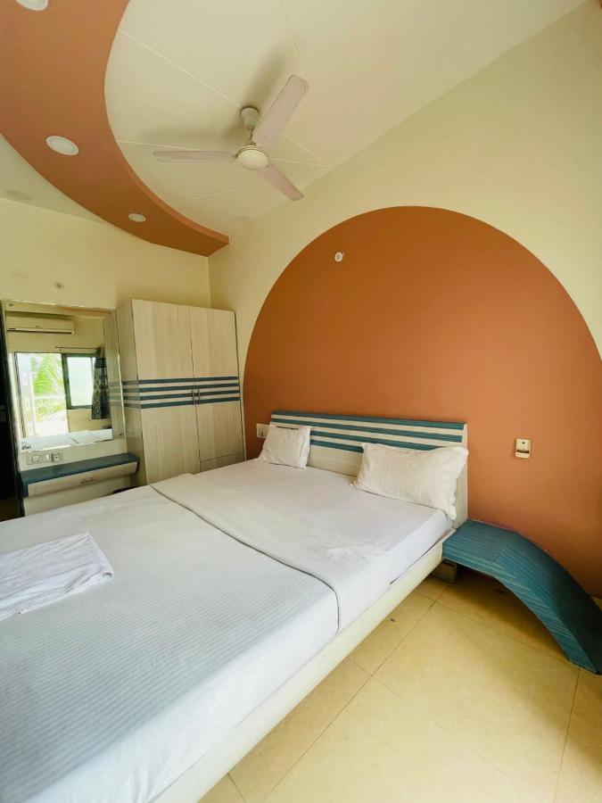 Hotel Holiday Pride Aurangabad  Zewnętrze zdjęcie