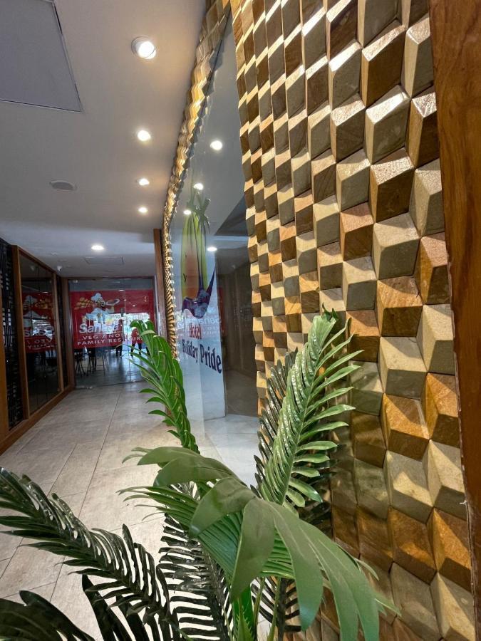Hotel Holiday Pride Aurangabad  Zewnętrze zdjęcie