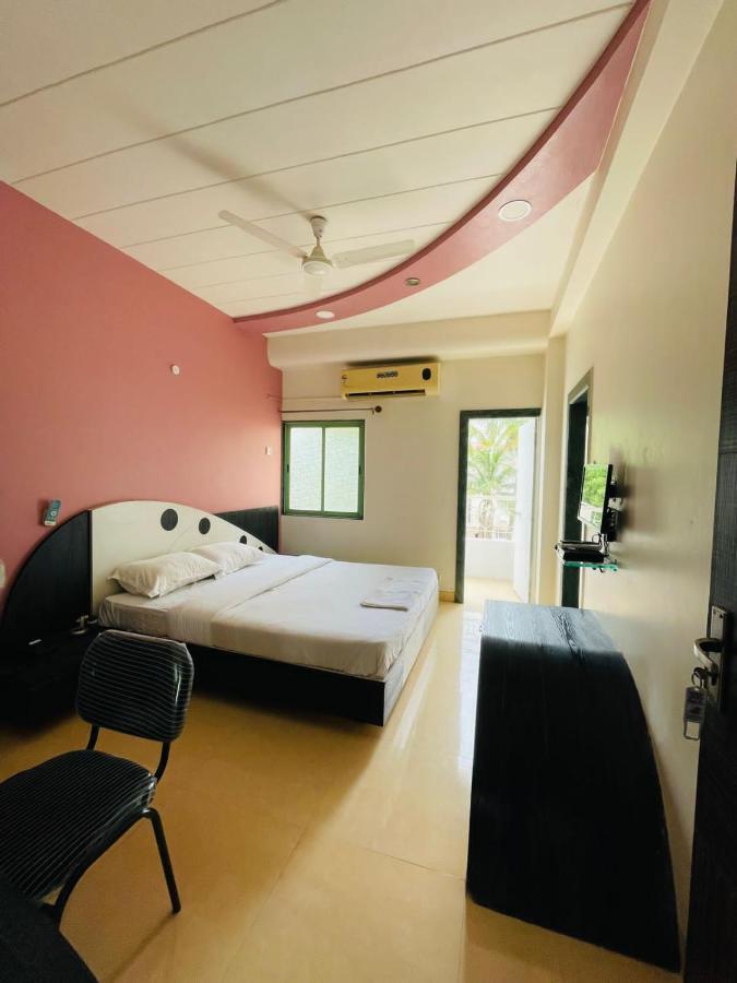 Hotel Holiday Pride Aurangabad  Zewnętrze zdjęcie